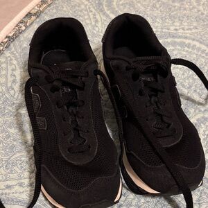 New Balance 515 black sneakers with performance cushion comfort inserts